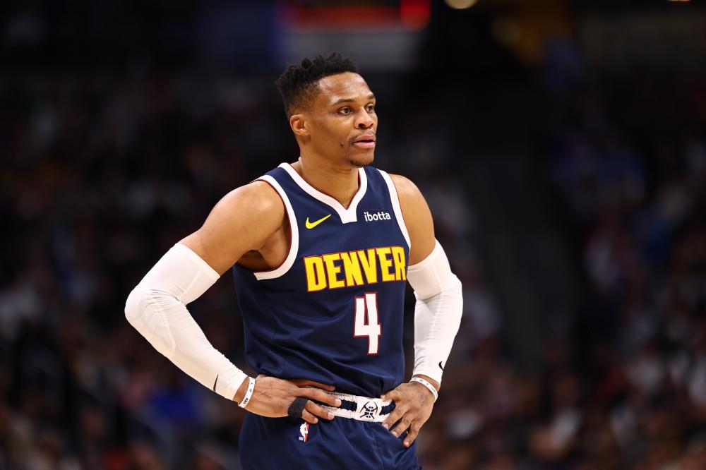 在他缺席的 在他缺席的